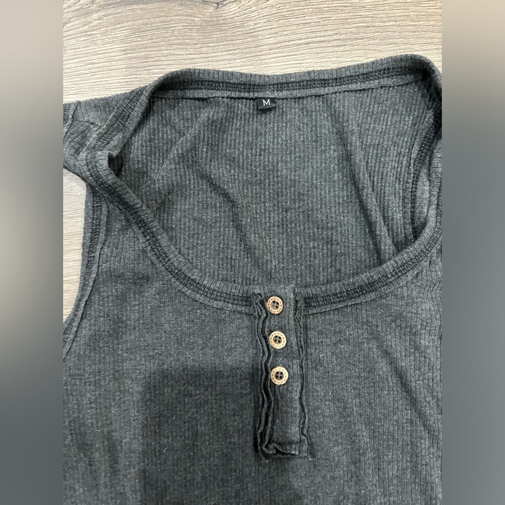 Button down tank top - Picture 2 of 3